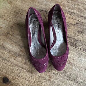 Bandolino Yvonne Wine Plum Purple Heels with Suede and Perforated Design SIZE 8M